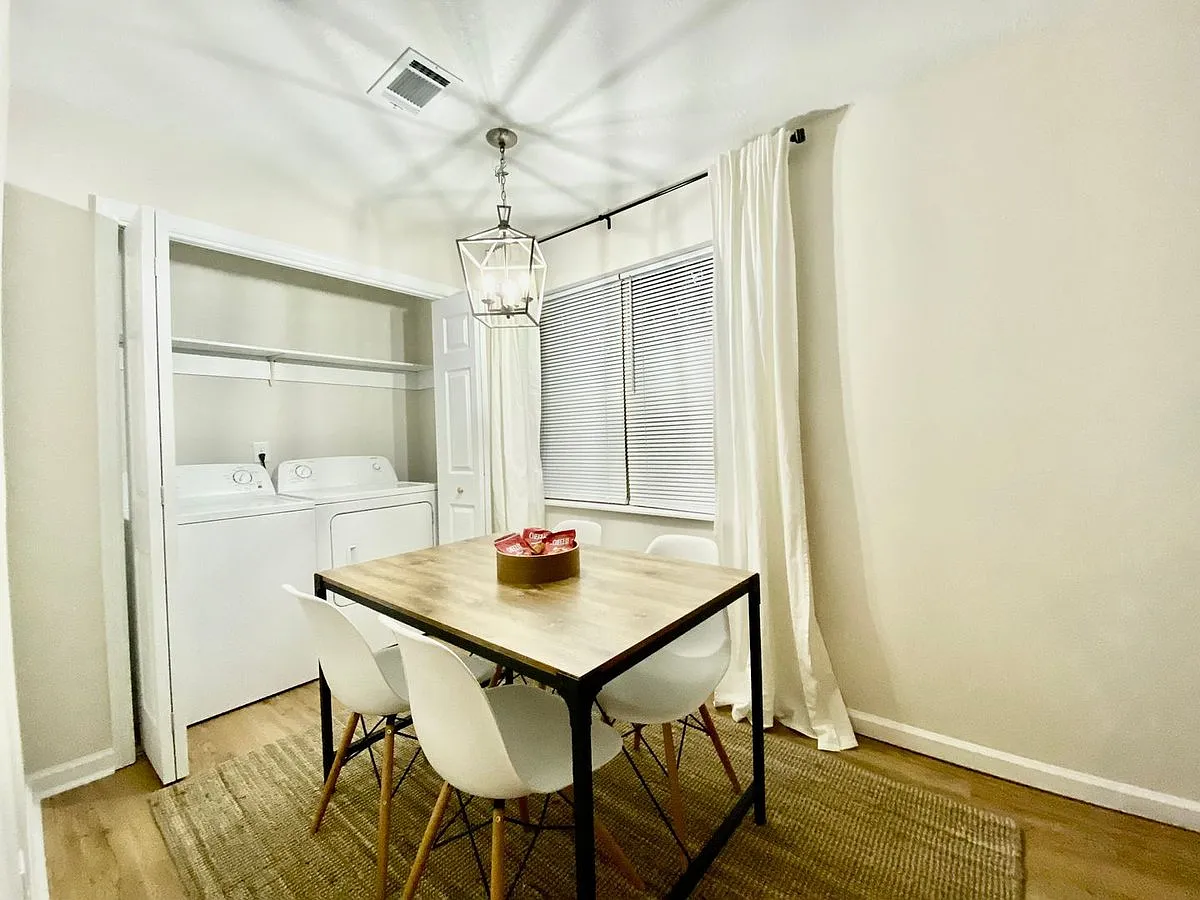 533 Grant Avenue - 533 Grant Avenue - C — Photo 2