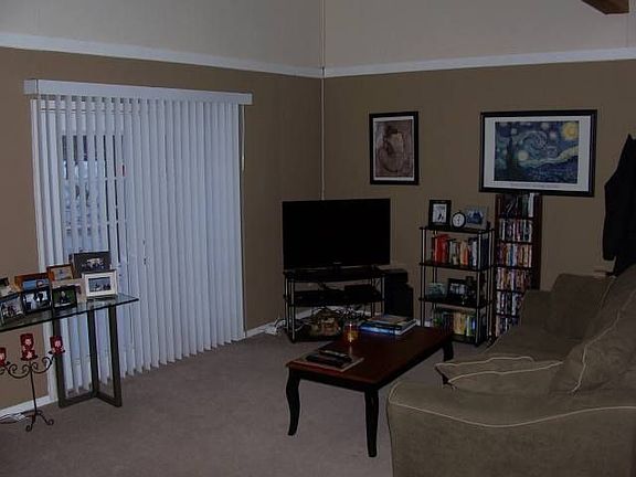 4th image of 2615 Garnet Dr