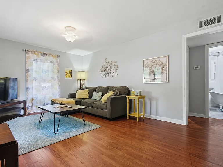 1806 Justin Ln #A — Photo 11