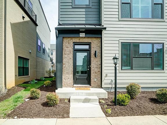 2nd image of 916 Orion Ln