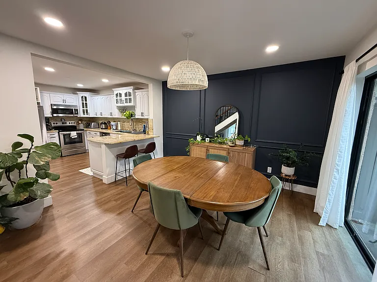 Dining/kitchen