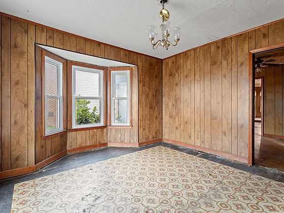 3rd image of 65 Washington St