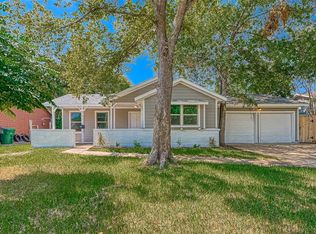 7822 Bintliff Dr, Houston, TX 77074