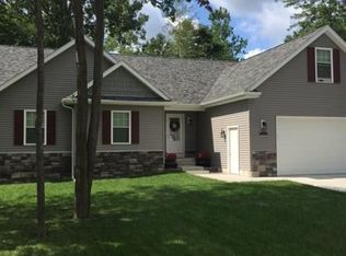 5879 S Bob White Dr, Smiths Creek, MI 48074