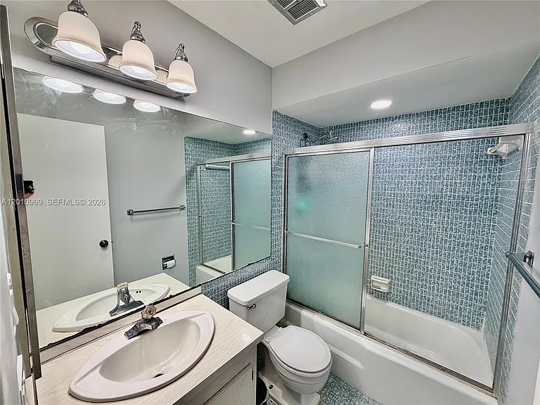 2461 SW 82nd Ave #103 — Photo 16