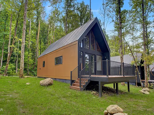 210 Braydens Way, Gatlinburg, TN 37738