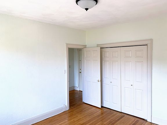 3rd image of 4 Chiswick Rd APT 26
