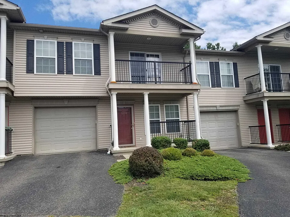 136 Barrington Ct