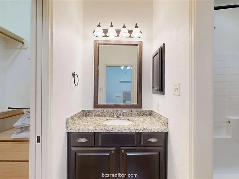 413 Hayes Ln #C & D — Photo 11