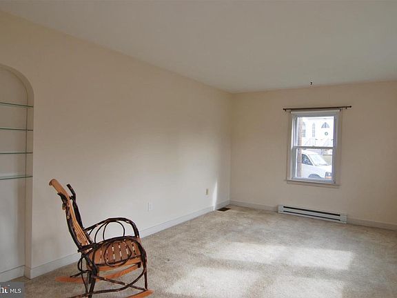 5th image of 13 N Altamont Ave