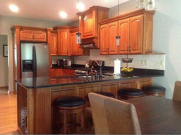 4th image of 3188 Baywoods Dr