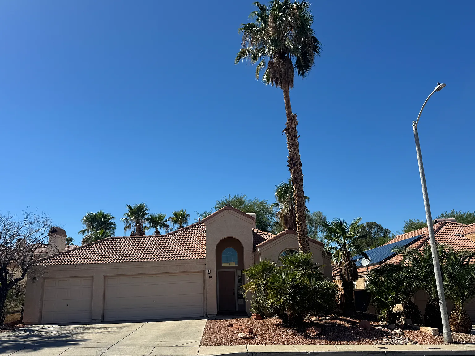 3 bed, 1425 sqft, $2,100 — Photo 2