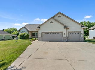 2865 Woodland Dr, Jackson, WI 53037