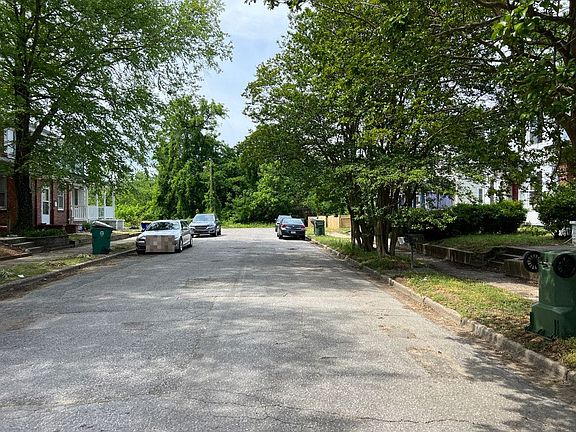5th image of 624 E Poythress St