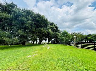 20 Placid Oaks Dr, Lake Placid, FL 33852