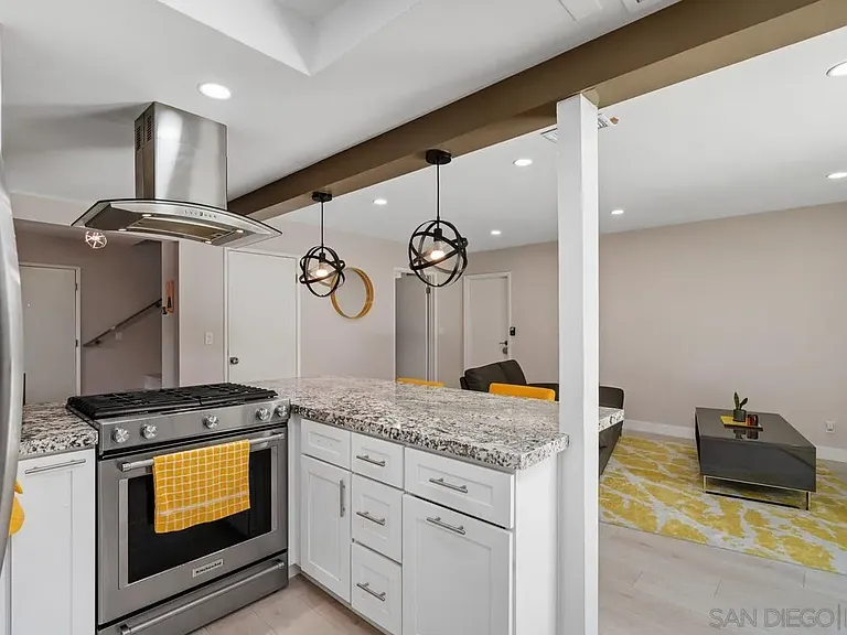 1516 Encino Ave #B — Photo 16