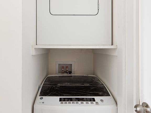 5th image of 245 E 13th St APT 22