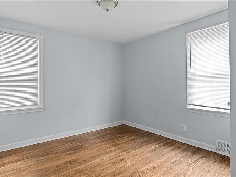 123 Kimberly Ave #LOWER — Photo 11