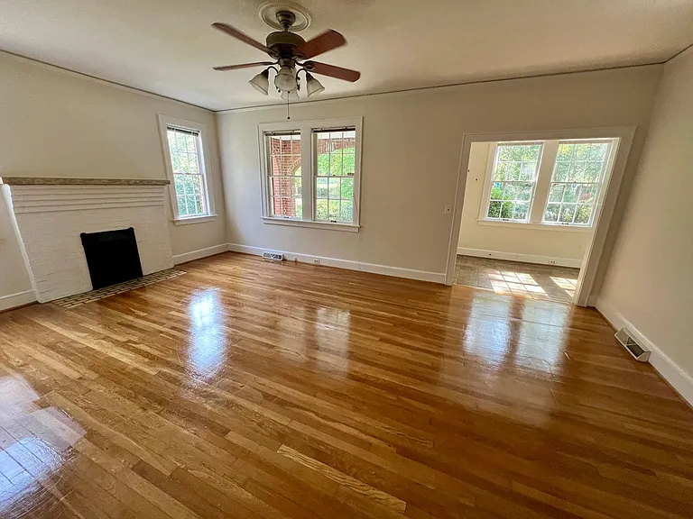 1503 Fairview Dr — Photo 3