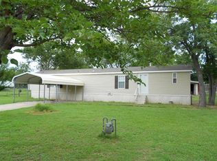 1122 Sanders St, Bowie, TX 76230