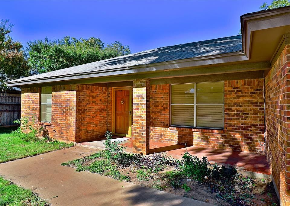 1st image of 2410 Ivanhoe Ln