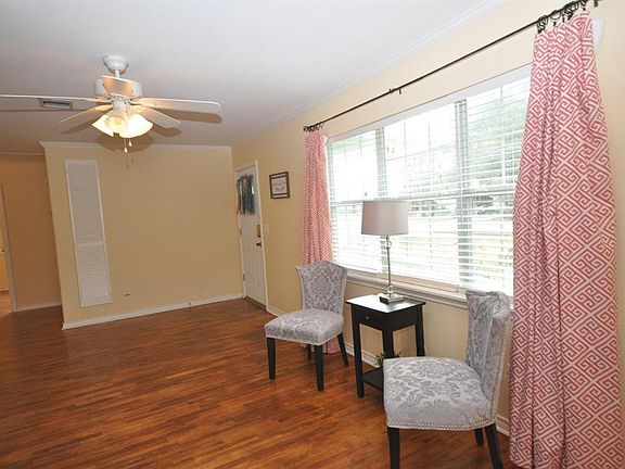 5th image of 2427 Pearland Ave