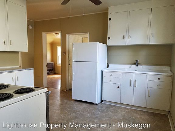 3rd image of 1507 Peck St APT A