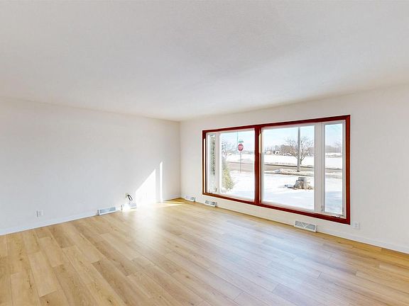 3rd image of 609 North 2ND STREET