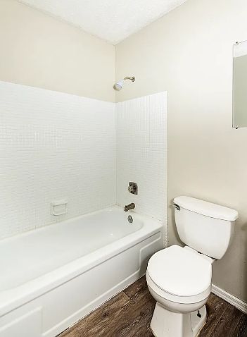 1st image of 2400 Lindsay Ln