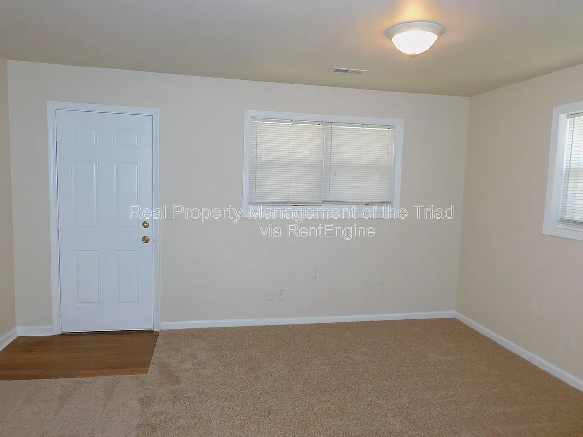 Building Photo - 2118 Everitt St #K