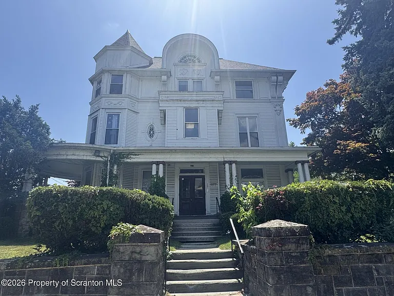 507 Broadway St — Photo 1