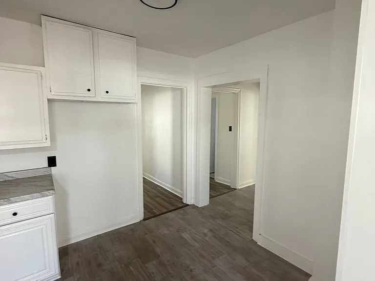 890 Charles Pl — Photo 4
