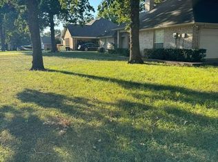 110 Guadalupe Dr, Mabank, TX 75156