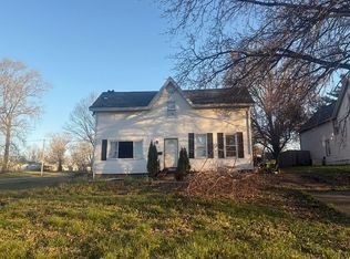 406 E 7th St, Mount Carmel, IL