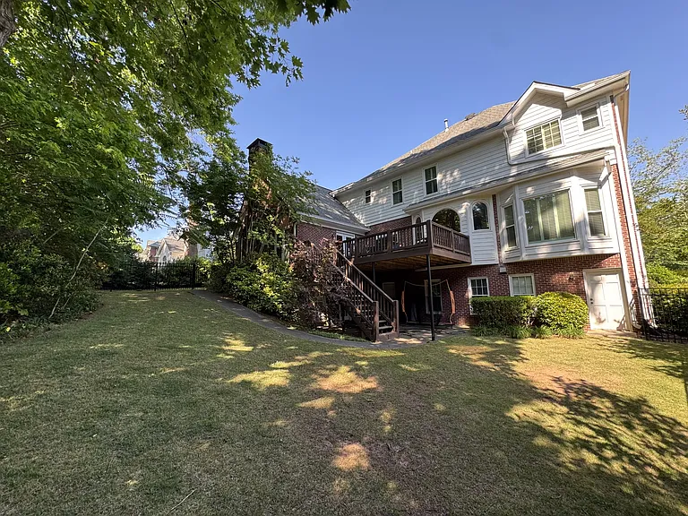 365 Fairleaf Ct — Photo 35