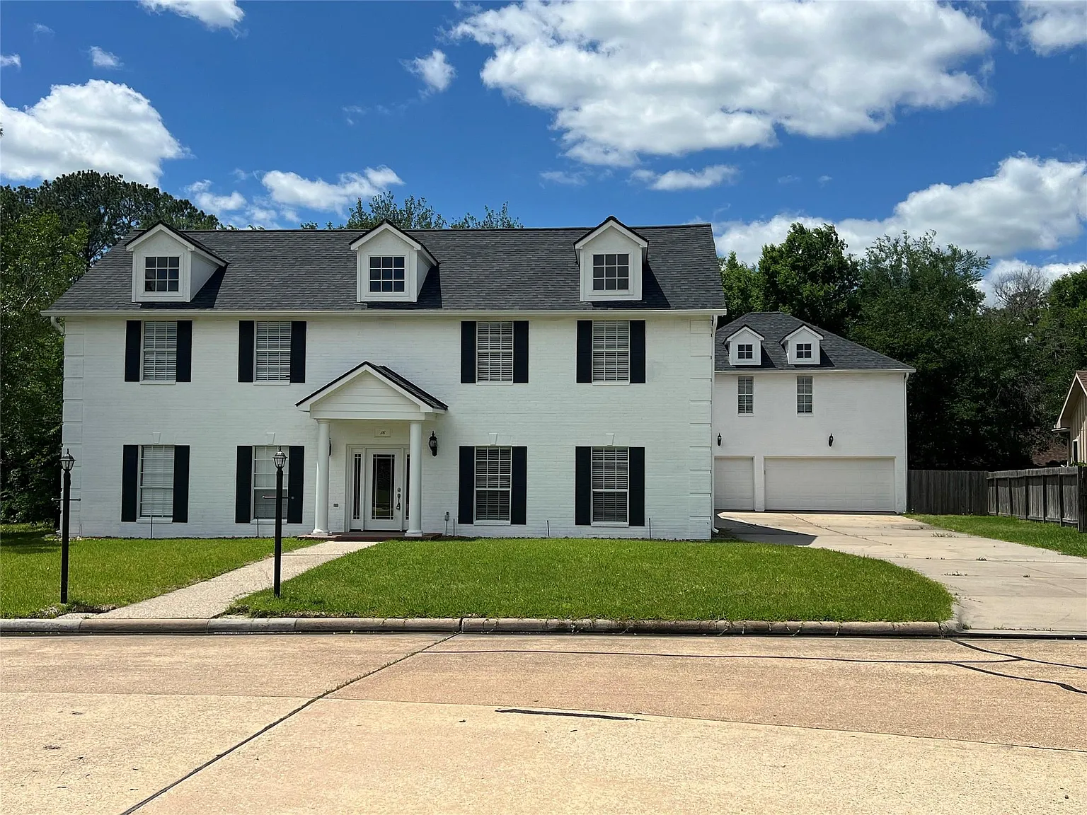 4 bed, 3.5 bath, 3868 sqft, $3,500 — Photo 2