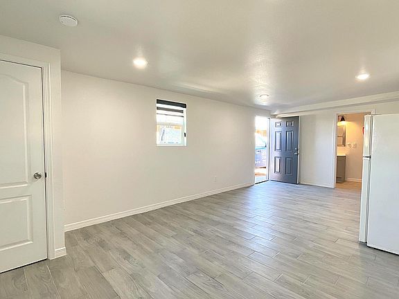 5th image of 3904 Leavell Ave #B