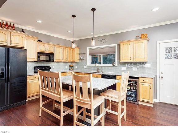 5th image of 1847 6th St