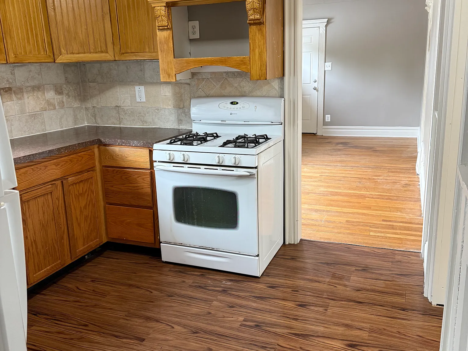 3 bed, 720 sqft, $1,499 — Photo 3