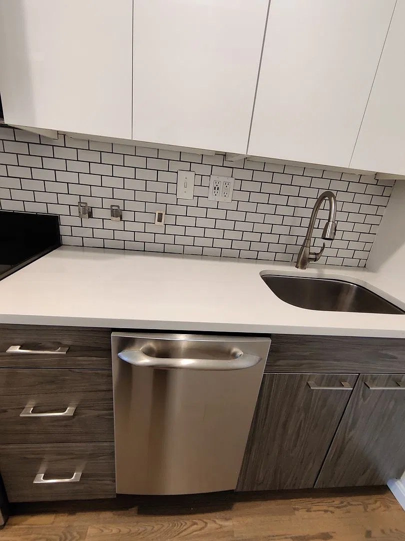 No Brokers Fee, No Security Deposit, In-Unit Washer and Dryer, Central Fenway Location, Stainless... — Photo 2