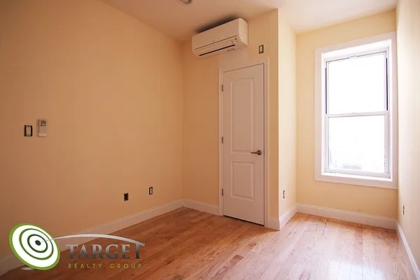 Rented by Target Realty Group | media 4