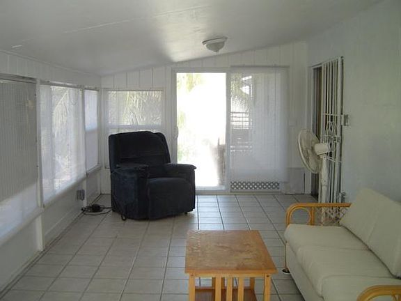 3rd image of 26 Calle Uno Rockland Ky