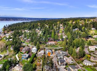 8329 NE Juanita Dr, Kirkland, WA