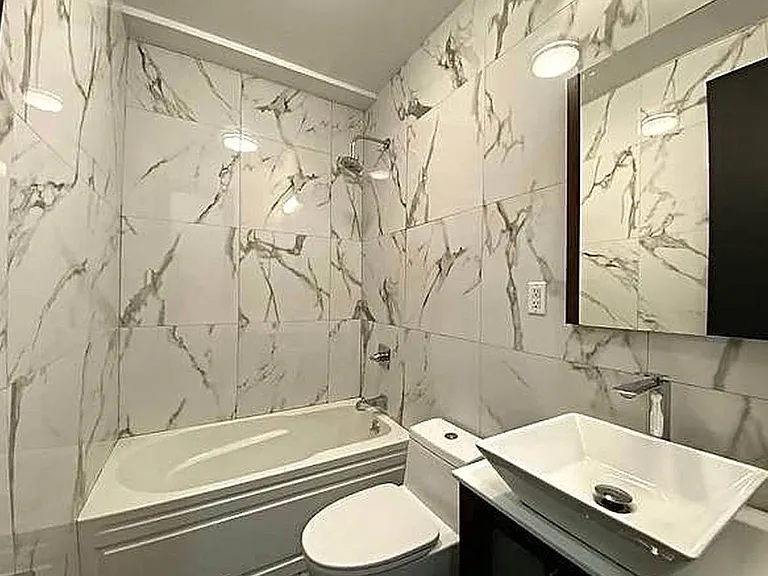 760 Putnam Ave #3 — Photo 4