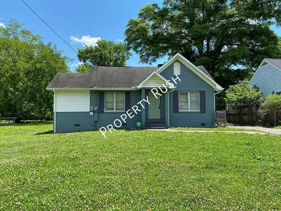 112 N Lovell Ave. - Charming 3 bed/2 bath home in Chattanooga! $1,695/mo. — Photo 2