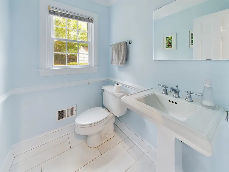 10211 Windbluff Dr — Photo 22