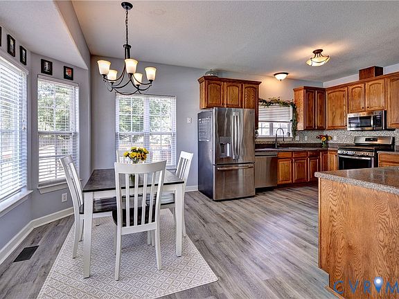 4th image of 8436 Ashington Way