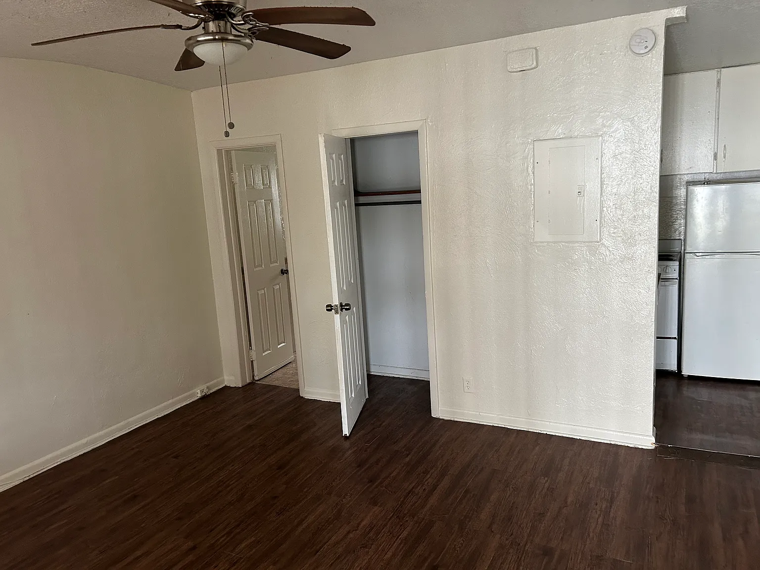 Studio, 300 sqft, $800 — Photo 2
