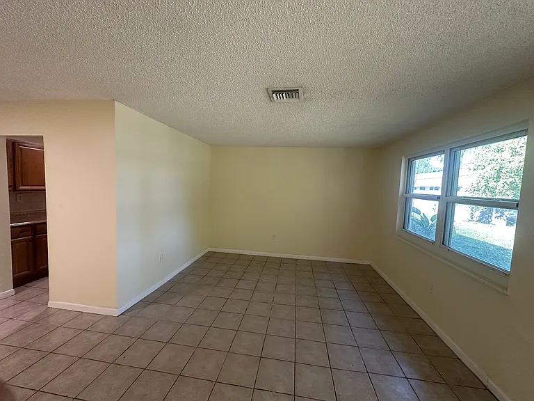 4615 SW 32nd Ave #3 — Photo 1