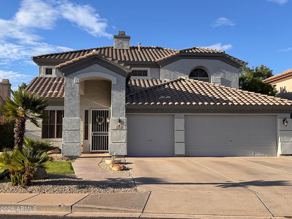 1st image of 320 W LEAH Avenue